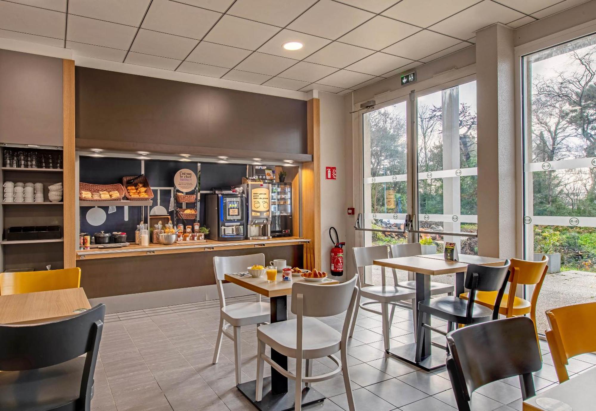 Port Du Moulin Blanc Hotel 3*